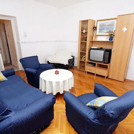 Apartments With Wifi Split - 6028 *